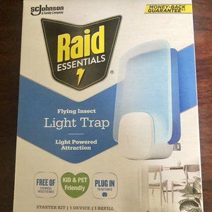 RAID Essentials Flying Insect Light Trap Starter Kit - 1 Device + 1 Refill